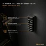 Rail Picatinny fixé verticalement sur une paroi métallique à l'aide d'aimants.