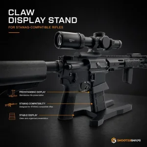 Kiikaritähtäimellä varustettu AR-15-kivääri Claw-esittelytelineessä.
