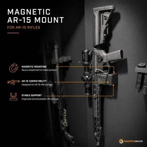 AR-15-kivääri pystysuorassa säilytyksessä magneettisessa kiinnikkeessä asekaapin sisällä.